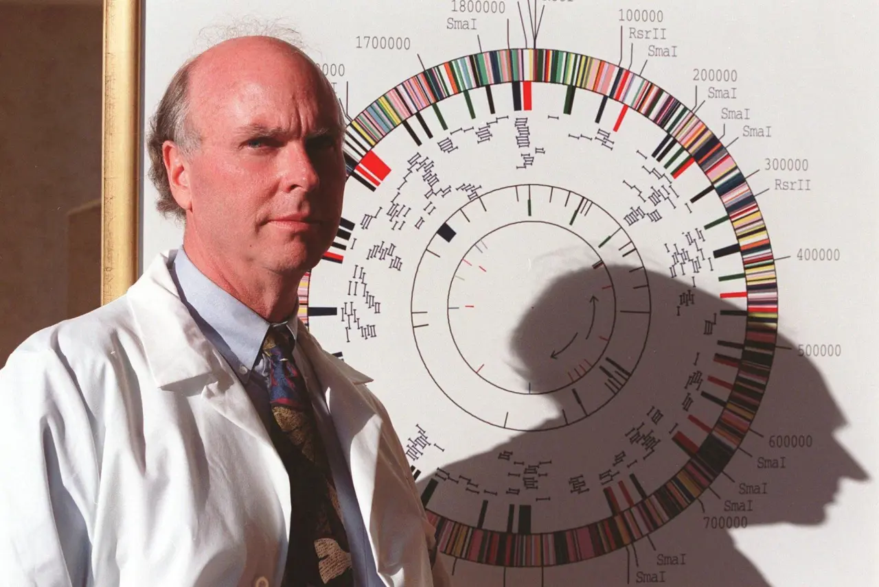 Dr. Venter sequences the first human genome